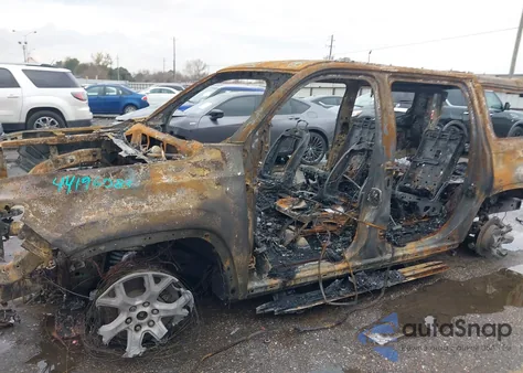 2024 Jeep Wagoneer Series Ii Carbide from USA, damaged, VIN 1C4SJVBP6RS108332